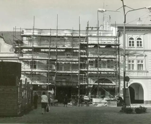 Oprava domu č. 17. Foto: archiv Muzea Vysočiny Pelhřimov