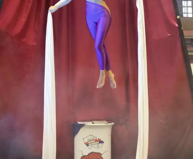 Barbora Zavadilová vytvořila rekord extrémně náročným akrobatickým prvkem Iron Cross.