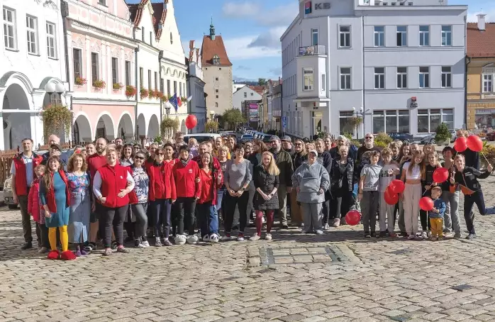 Téměř stovka lidí uposlechla papučovou výzvu 