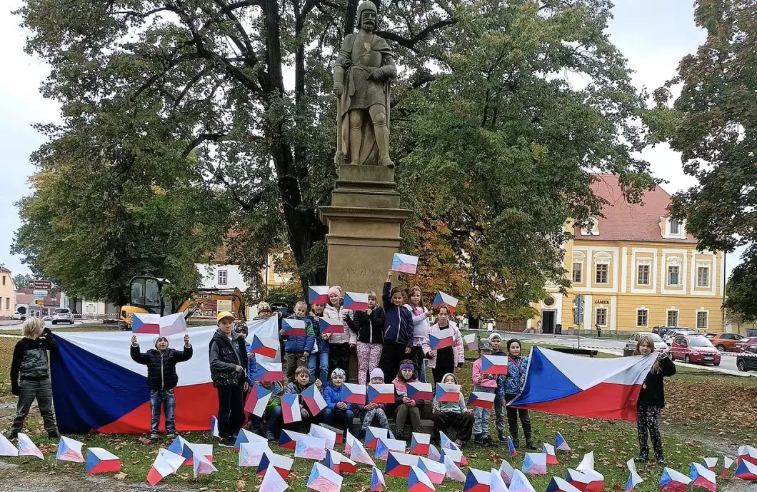 Vyvěšením vlajky se můžete připojit Českému dni