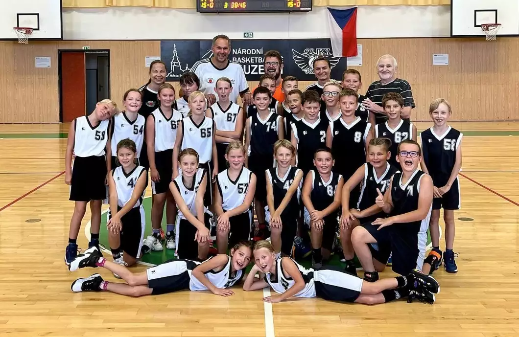 Basketbalisté uctí turnajem památku Zdeňka Holého