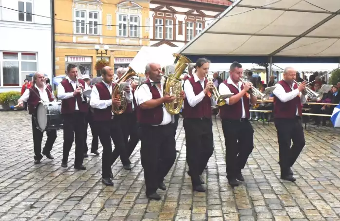 Na Masarykově náměstí budou opět koncertovat dechovky