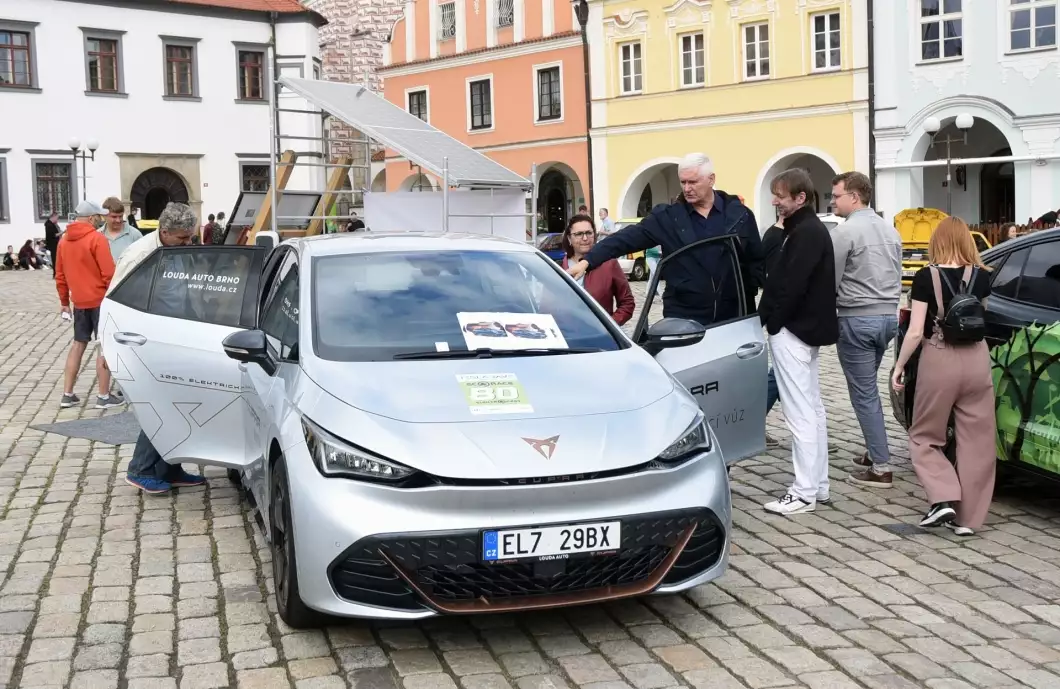 Víkendový Elektrofest ukázal nová i historická auta