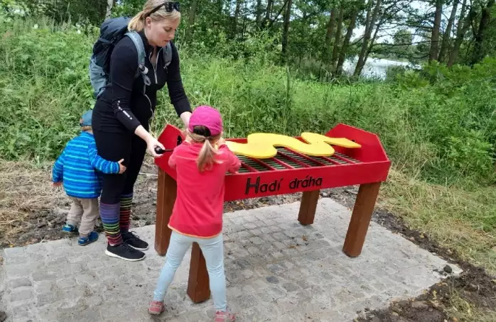 Kuličkodráhy u rybníka Stráž už slouží dětem
