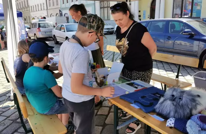 Sociální služby se na Masarykově náměstí představily veřejnosti